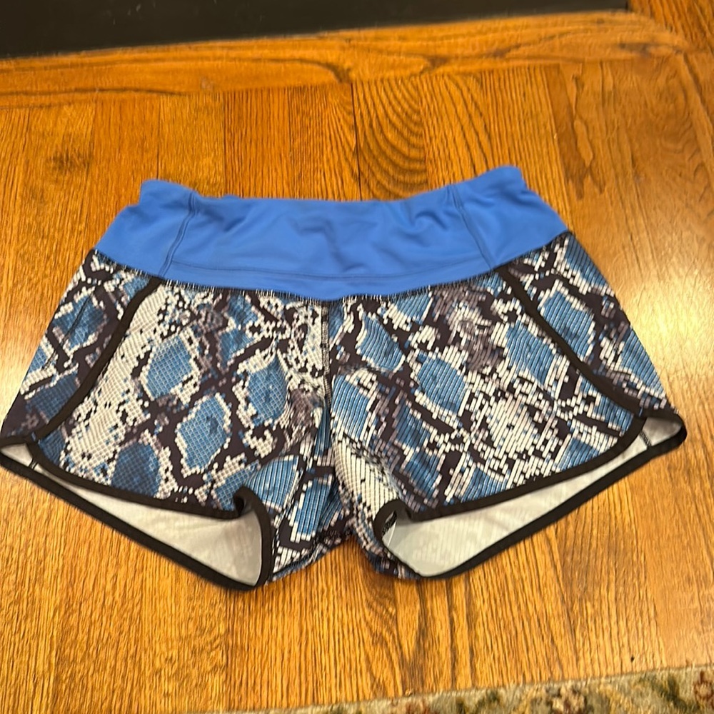 Lululemon shorts size 4 in perfect condition!
